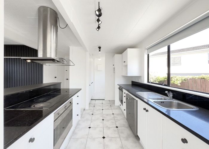  at 131 Oaktree ave, Browns Bay, North Shore City, Auckland