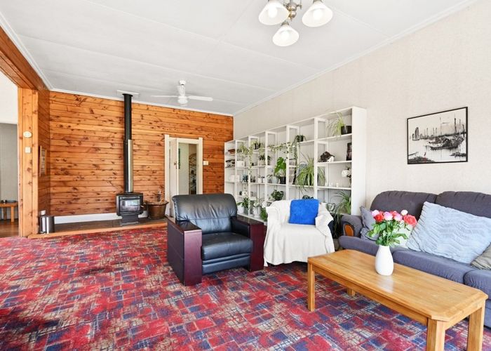  at 110 Foster Road, Temple View, Hamilton