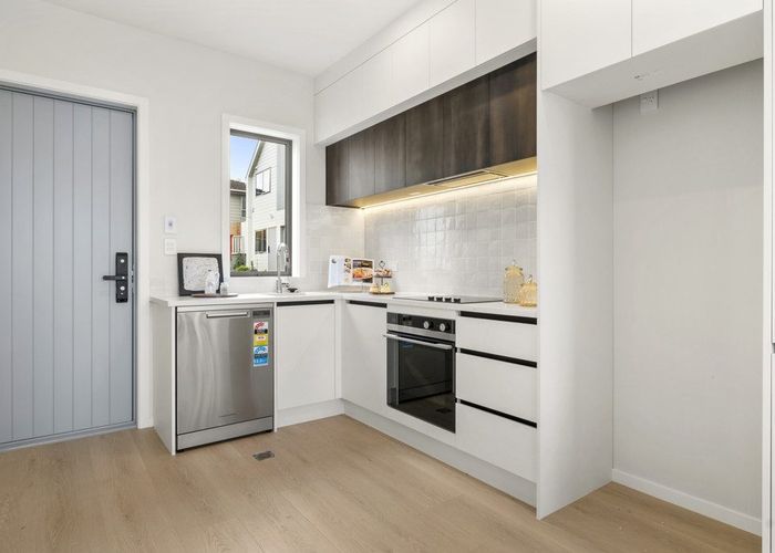  at 8 Clensmore Place, Torbay, North Shore City, Auckland