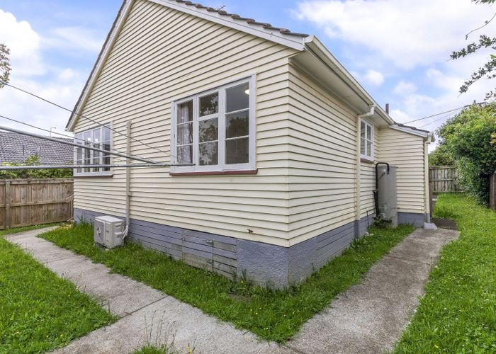  at 1/15 Otakau Road, Milford, North Shore City, Auckland