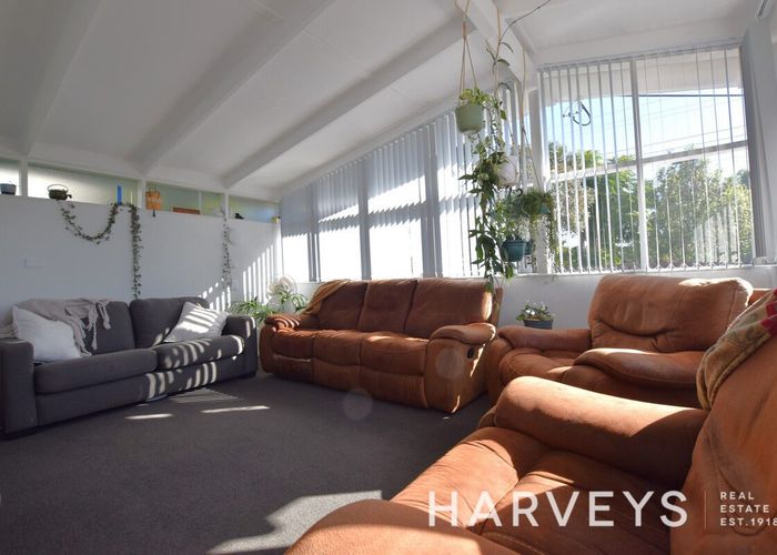  at 13 Eastglen Road, Glen Eden, Waitakere City, Auckland