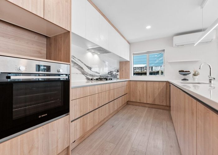 at 25A Larnoch Road, Henderson, Waitakere City, Auckland