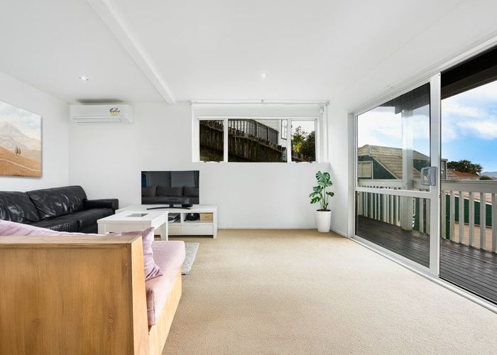  at 1A Highgrove Lane, Totara Vale, North Shore City, Auckland