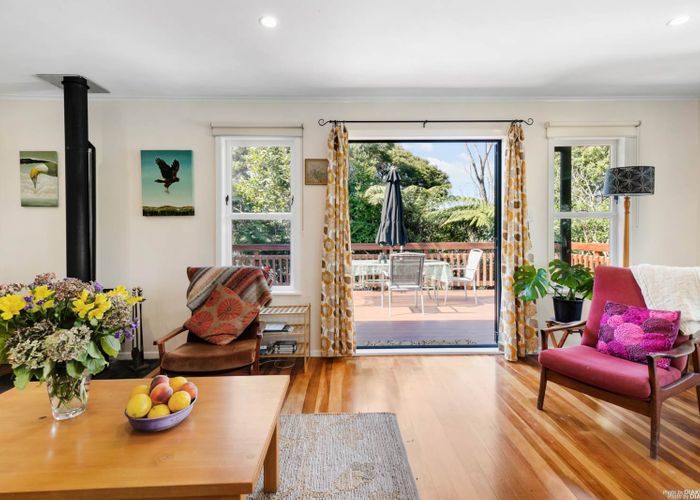  at 1086 Scenic Drive North, Swanson, Auckland