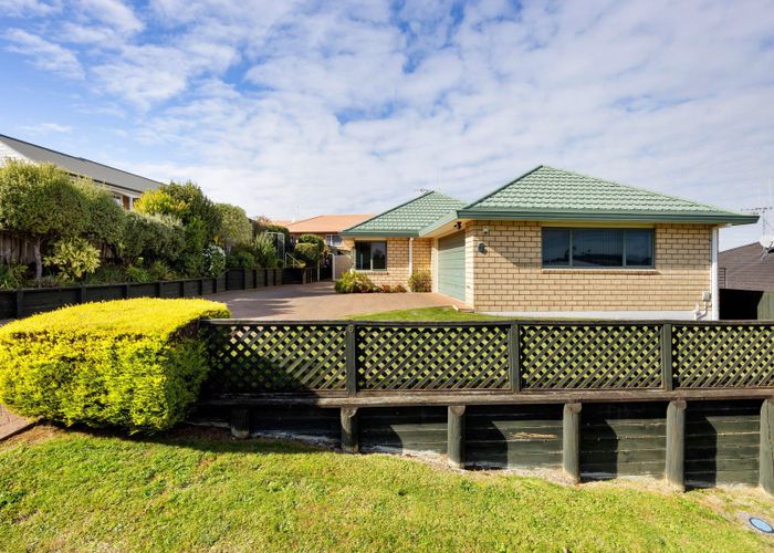  at 6 Glenside Rise, Grandview Heights, Hamilton, Waikato