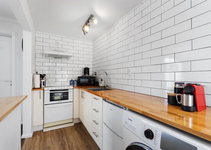  at 2/345 Armagh Street, Linwood, Christchurch City, Canterbury