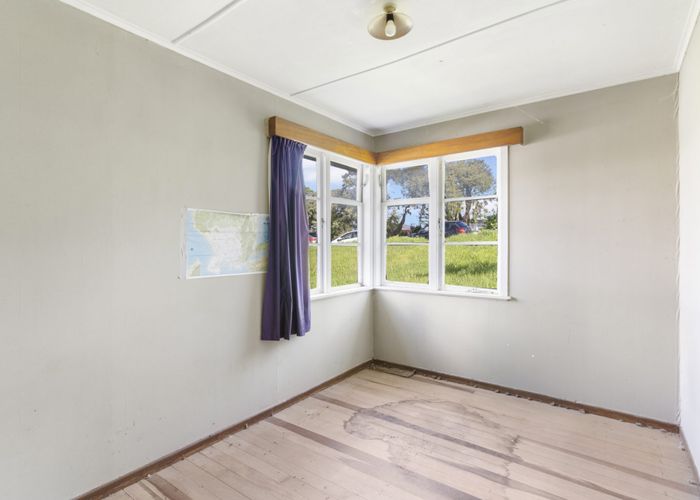 For sale 381 Wairau Road, Glenfield, North Shore City, Auckland