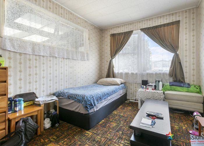  at 4 Lawford Place, Mangere, Auckland