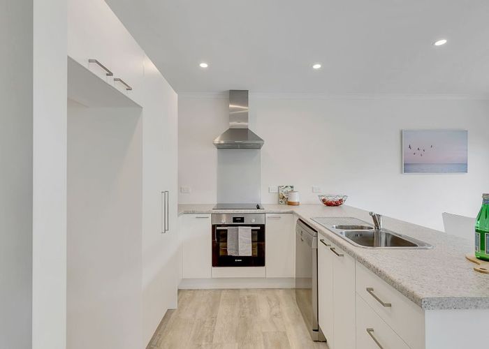  at 104 Rangituhi Crescent, Takapuwahia, Porirua