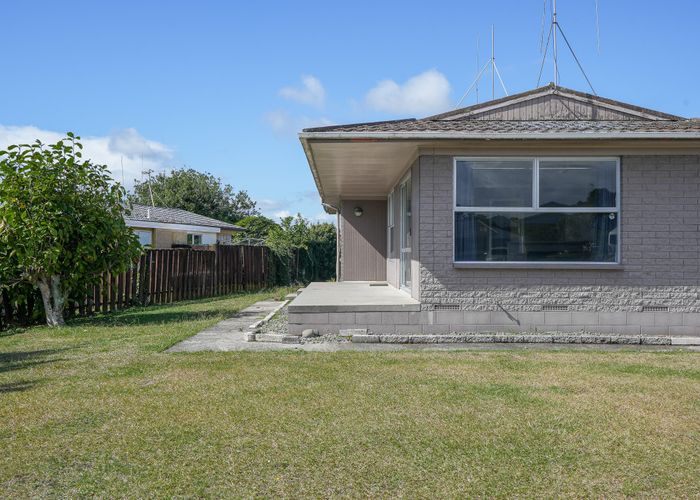  at 5 Leonard Place, Dinsdale, Hamilton