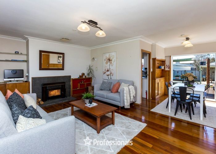  at 8 Coates Grove, Silverstream, Upper Hutt, Wellington