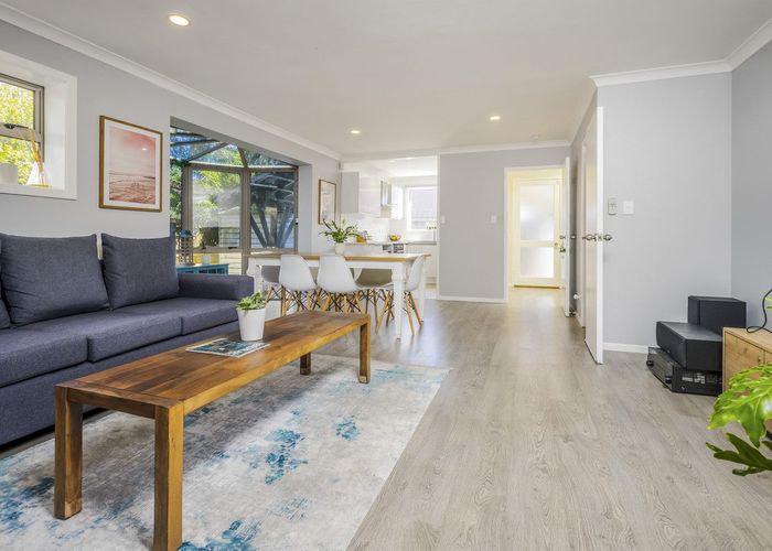  at 33 Pohutukawa Place, Ellerslie, Auckland