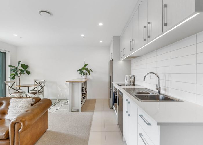  at 101/8 Waikumete Road, Glen Eden, Auckland