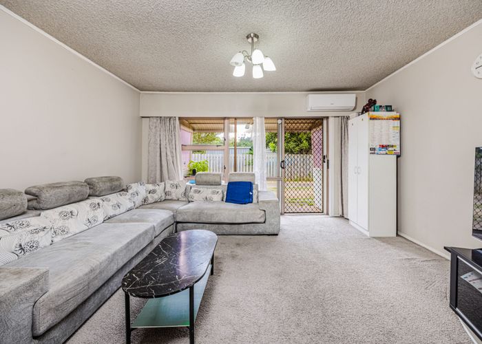  at 2/8 Allenby Road, Papatoetoe, Manukau City, Auckland