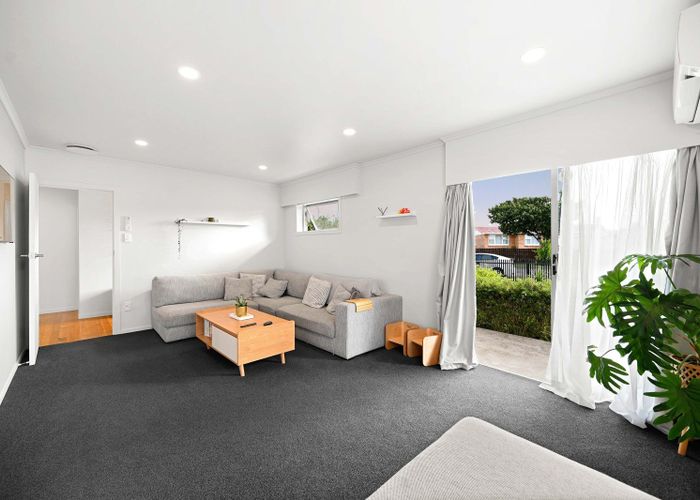  at 30 Rhonda Avenue, Deanwell, Hamilton