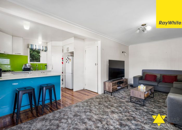  at 4/35 Owairaka Avenue, Mount Albert, Auckland City, Auckland