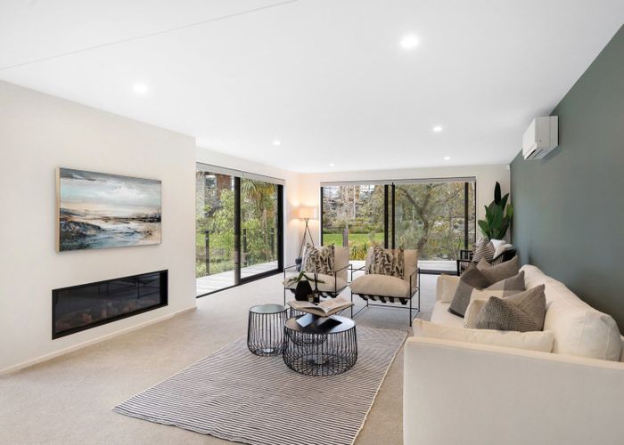  at 7 Wood Lane, Fendalton, Christchurch