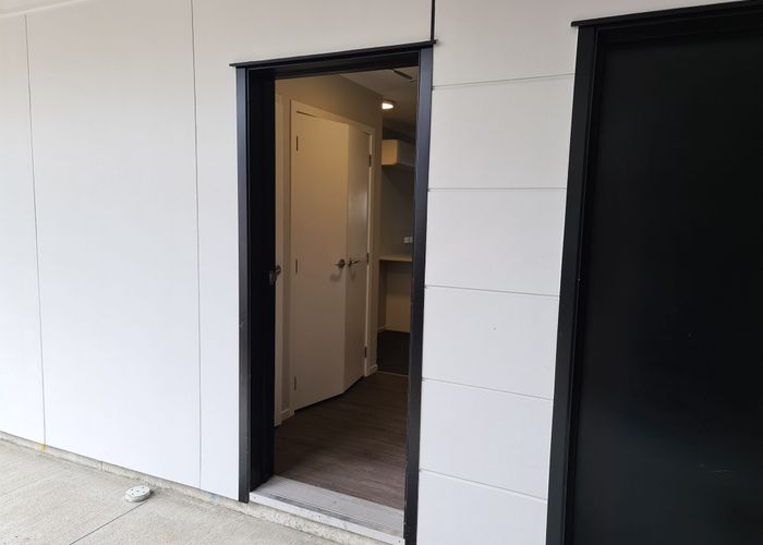  at 4/17 Vialou Street, Hamilton Central, Hamilton