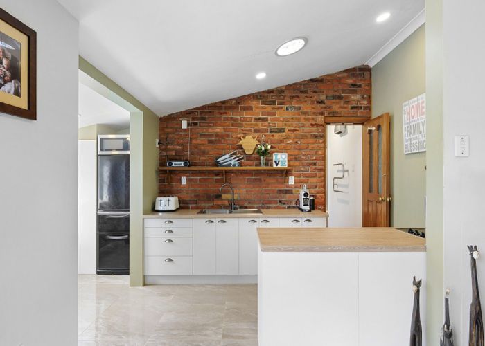  at 11 Philip Street, Coalgate