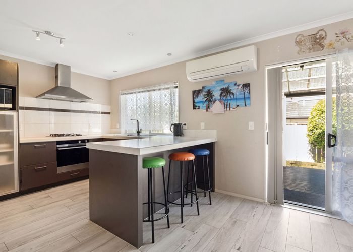  at 32 Sarteano Drive, Manurewa, Manukau City, Auckland