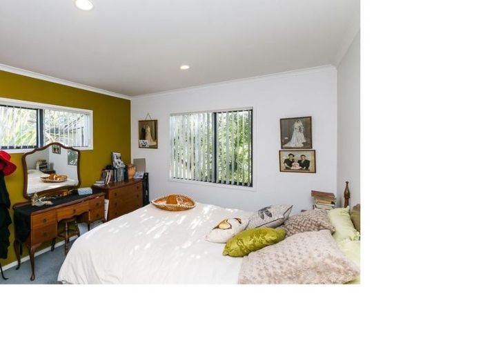  at 4 Forbes Lane, Newlands, Wellington