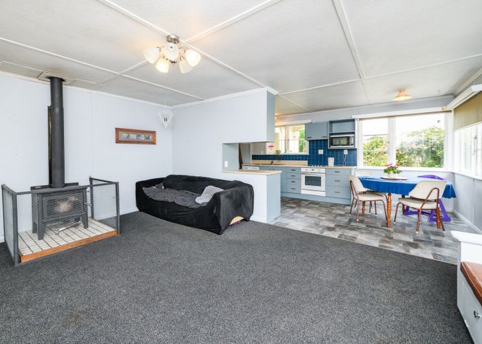  at 1419 Waughs Road, Aorangi