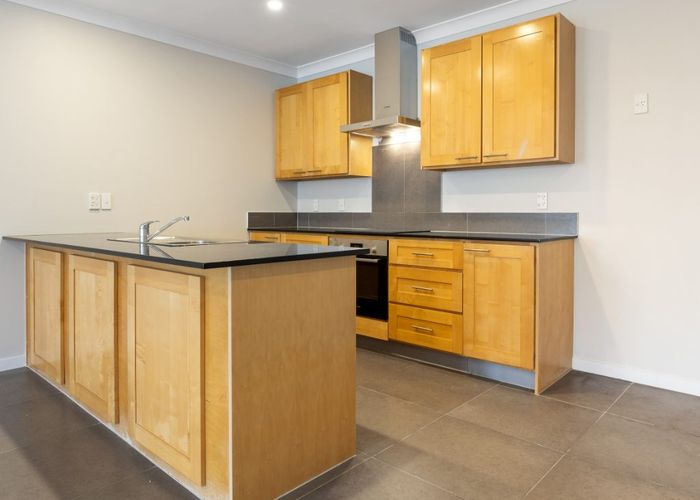 at 107/2 Gracechurch Dr, Flat Bush, Manukau City, Auckland