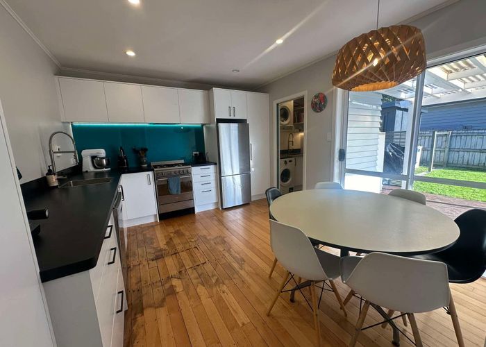  at 10 Pinehaven Road, Pinehaven, Upper Hutt, Wellington