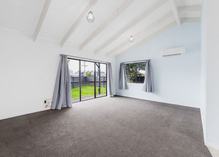  at 2 Inverness Avenue, Hamilton East, Hamilton