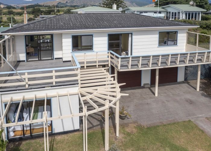  at 36 Field Way, Waikanae Beach, Waikanae