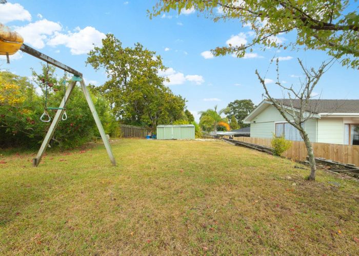  at 6a Waari Avenue, Sunnyvale, Waitakere City, Auckland