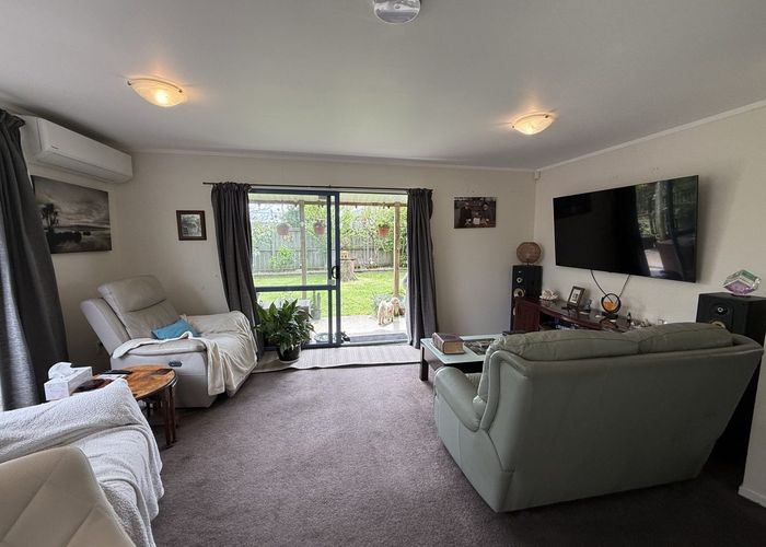  at 2a Parma Place, Henderson, Waitakere City, Auckland