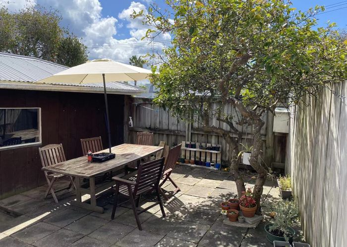  at 9a Purchas road, Hauraki, North Shore City, Auckland