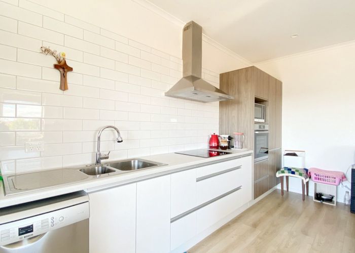  at 5/2 Frances Bryers Road, Hobsonville, Waitakere City, Auckland