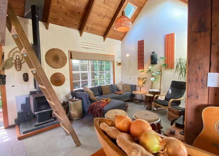  at 35 Crescent Road East, Ostend, Waiheke Island