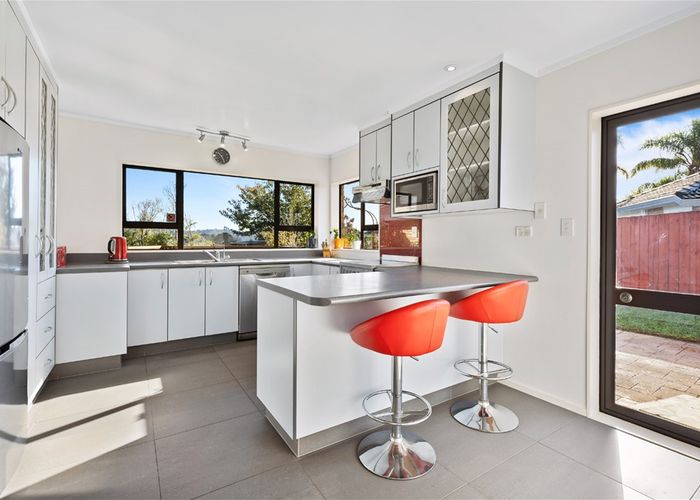  at 15 Pounamu Avenue, Greenhithe, Auckland