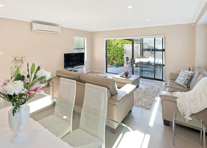  at 1 Lorenzo Way, Flat Bush, Manukau City, Auckland