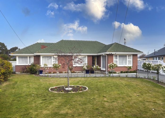  at 8 Wildwood Avenue, Wainoni, Christchurch