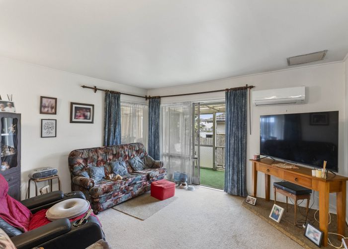  at 13 Churchill Avenue, Manurewa, Auckland