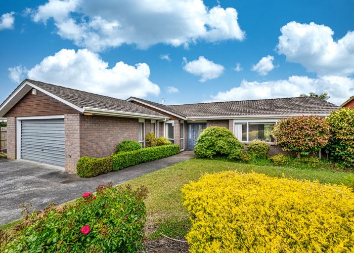 Recently sold 93 Botany Road, Botany Downs, Auckland homes.co.nz