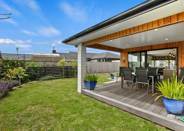  at 6 Tui Grove, Ōakura