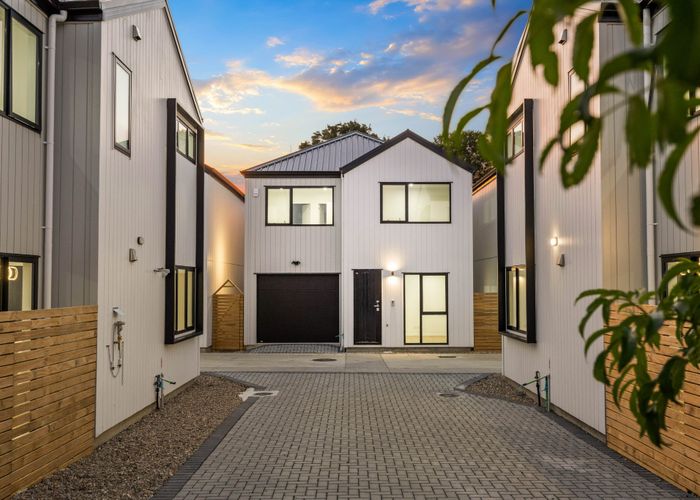  at 113 Beach Road, Te Atatu Peninsula, Waitakere City, Auckland