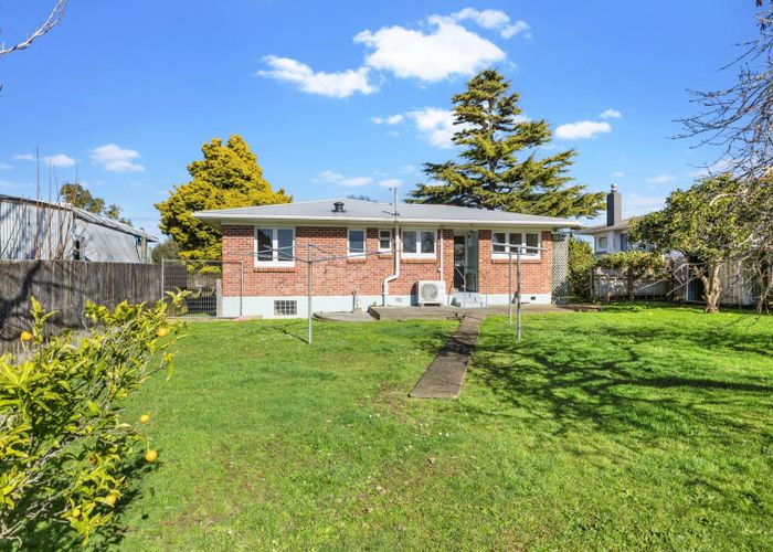  at 8 Kirton Crescent, Manurewa, Manukau City, Auckland
