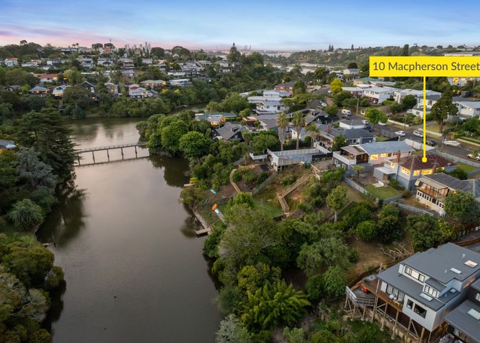  at 10 Macpherson Street, Meadowbank, Auckland