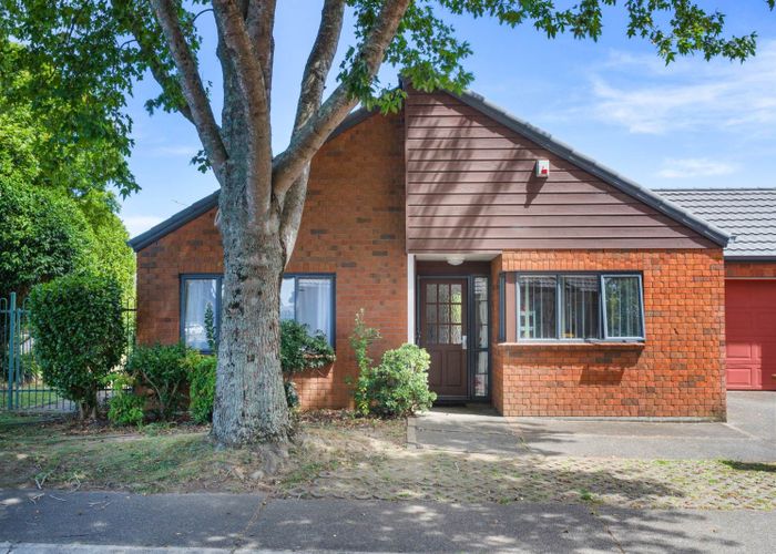  at 2 Westvale Avenue, Ranui, Waitakere City, Auckland