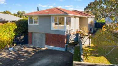  at 79 La Rosa Street, Green Bay, Auckland