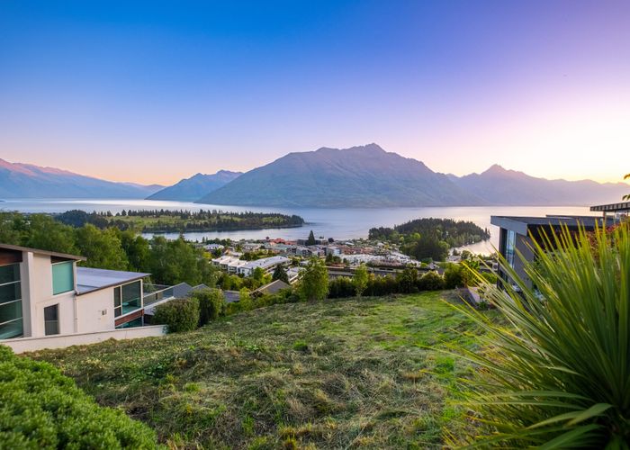  at 50 Belfast Terrace, Queenstown Hill, Queenstown-Lakes, Otago