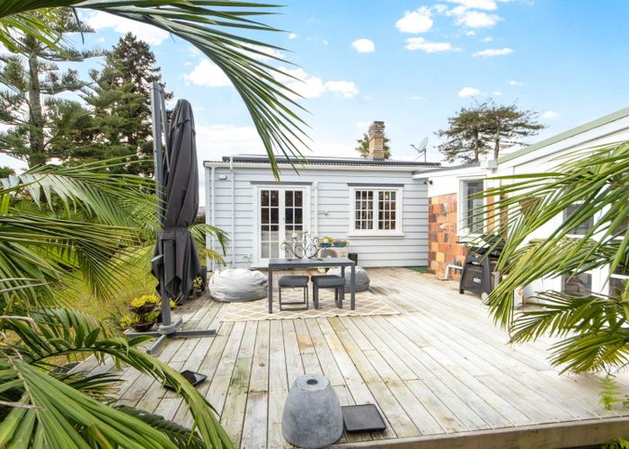 at 4 Clarks Lane, Hobsonville, Waitakere City, Auckland