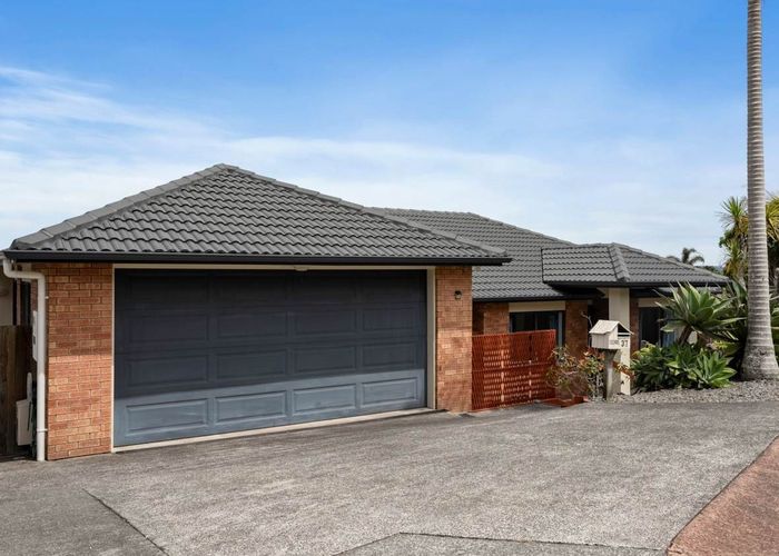  at 37 Cricklade Terrace, Windsor Park, Auckland