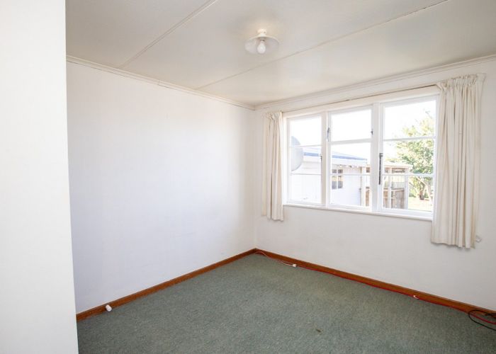  at 687 State Highway 25, Waitakaruru, Ngatea